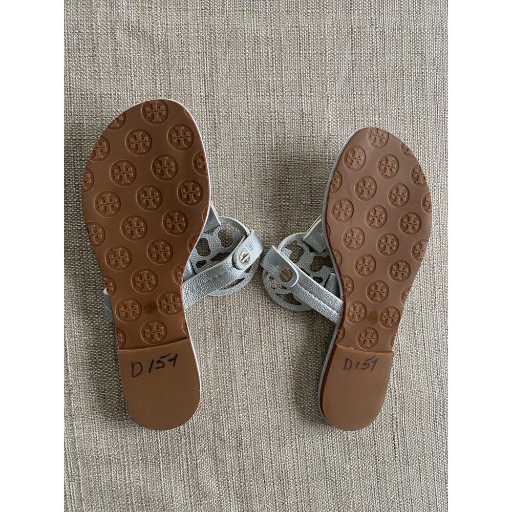 Tory Burch Miller Metallic Silver Logo Thong Sandals - Picture 6 of 9